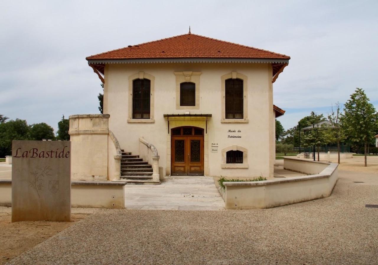 Agreable Maison De Ville Eyragues Dış mekan fotoğraf