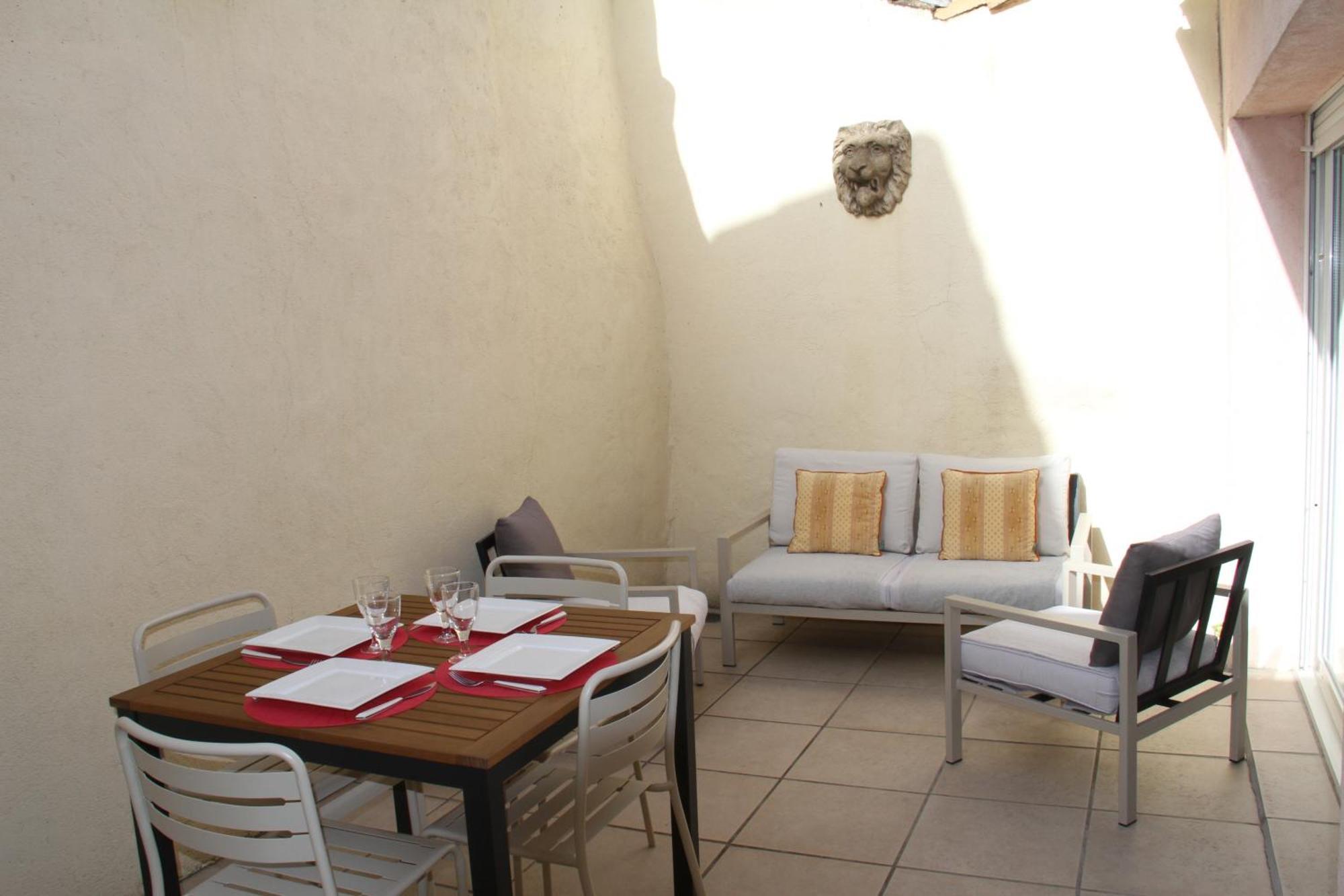 Agreable Maison De Ville Eyragues Dış mekan fotoğraf