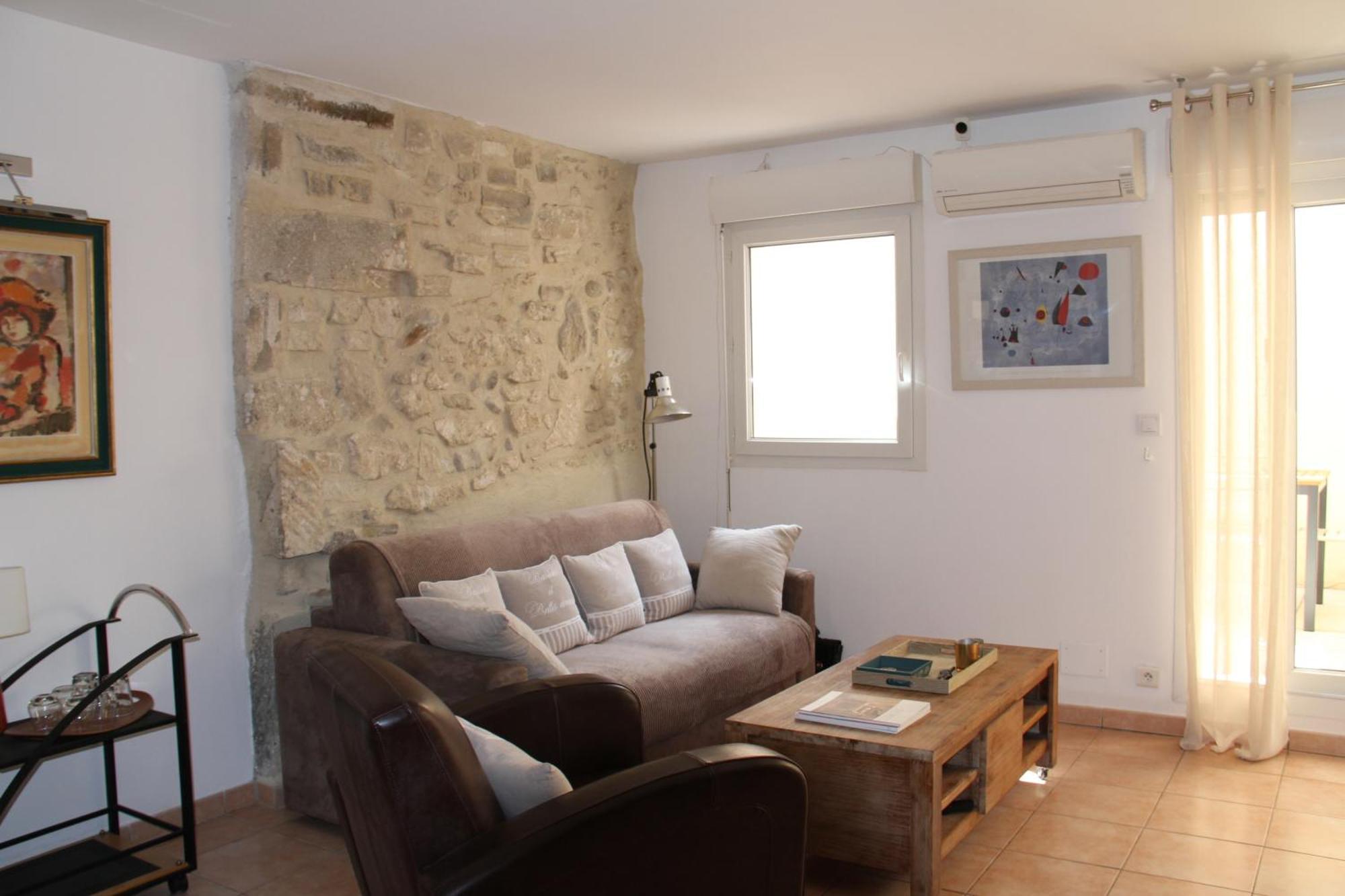 Agreable Maison De Ville Eyragues Dış mekan fotoğraf